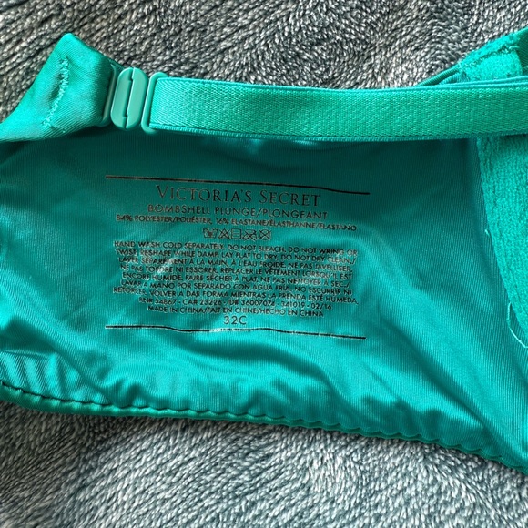 Victoria's Secret Turquoise Bombshell Plunge Bra - Picture 2 of 2